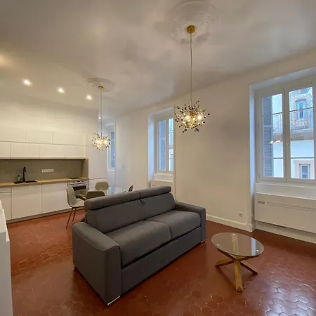 Grand T2 Cours Napoleon B Apartment