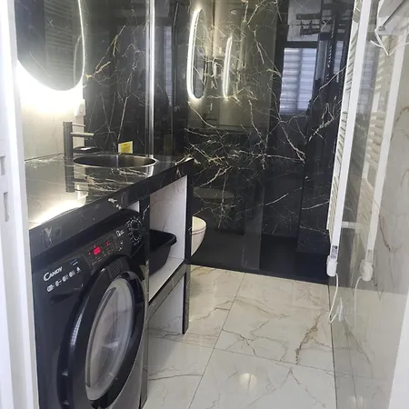 Grand T2 Cours Napoleon B Ajaccio (Corsica)