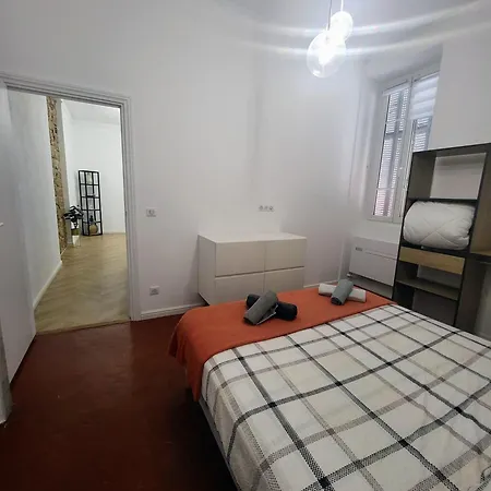 Apartment Grand T2 Cours Napoleon B *