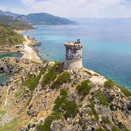 Апартаменты Grand T2 Cours Napoleon B *