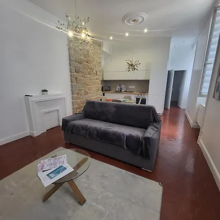 Lägenhet Grand T2 Cours Napoleon B