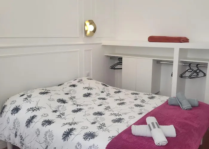 Apartment Grand T2 Cours Napoleon B *